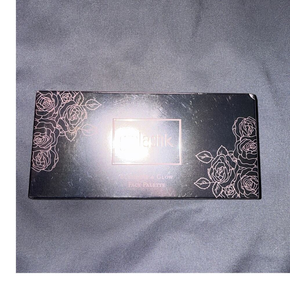 Girlactik Blush Me Medium Glow Face Palette Pressed Powder 2.8g Each Shade